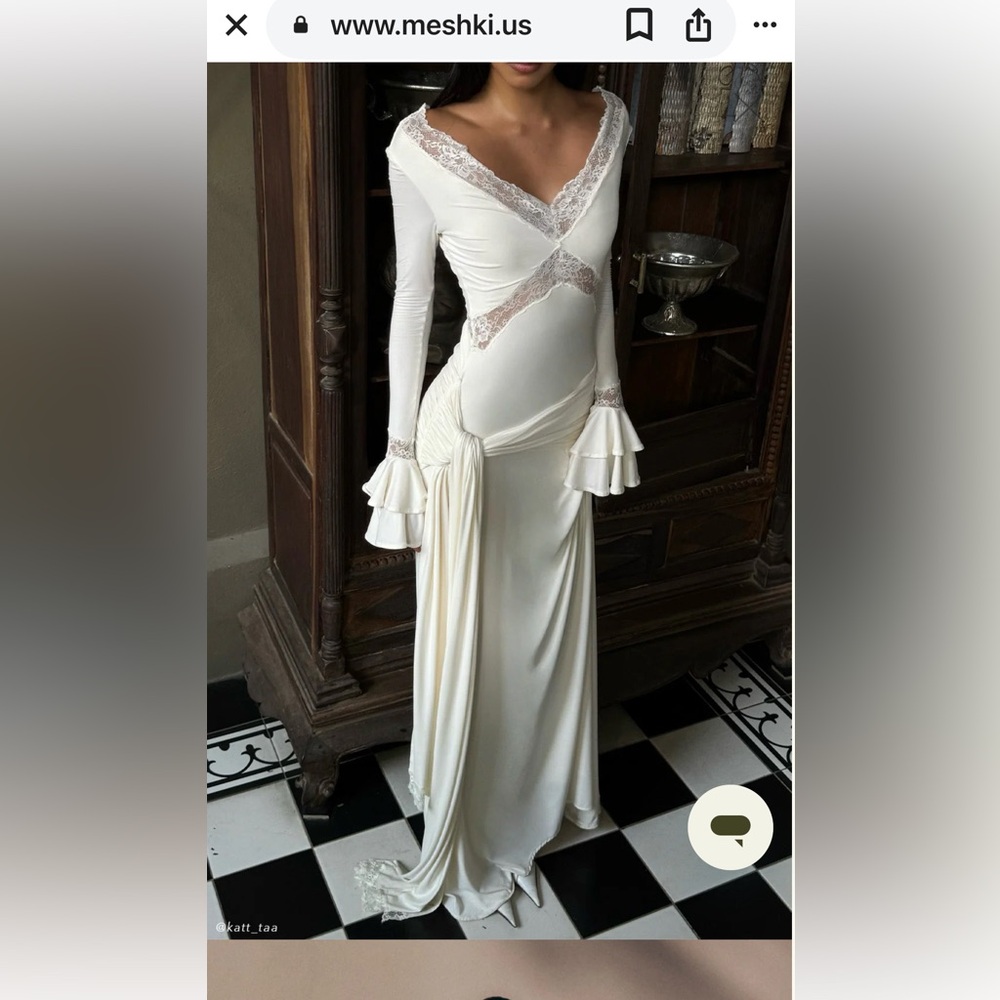 Meshki Elegant Cream Long Sleeve Dress